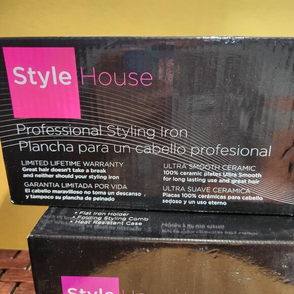 NIB Style House Pro Negative Ion Hair Styling Flat Iron red 1.25\